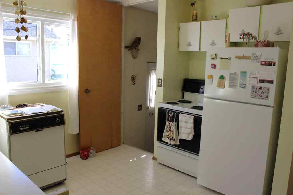 MLS® A2267452 - Unit #B 531 4 Avenue E in Central Brooks, Residential