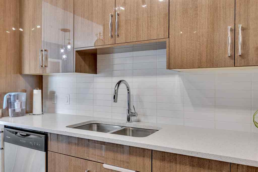 MLS® A2267456 - Unit #205 607 17 Avenue NW in Mount Pleasant Calgary, Residential