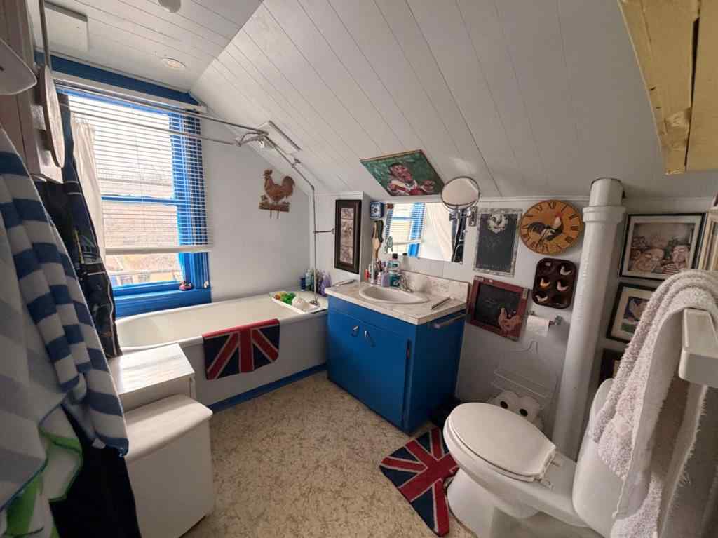 MLS® A2267458 - 641 7 Street SE in River Flats Medicine Hat, Residential