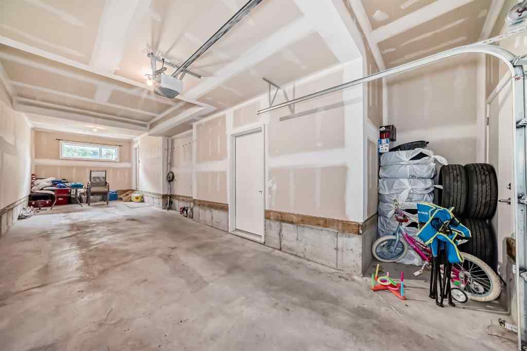 MLS® A2267459 - Unit #208 15 Evanscrest Park NW in Evanston Calgary, Residential