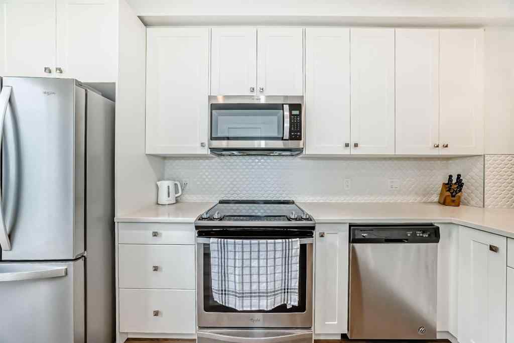 MLS® A2267459 - Unit #208 15 Evanscrest Park NW in Evanston Calgary, Residential