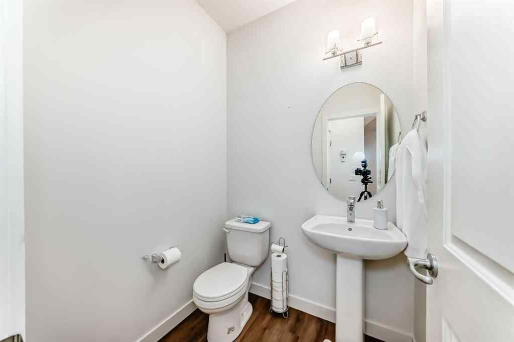 MLS® A2267459 - Unit #208 15 Evanscrest Park NW in Evanston Calgary, Residential