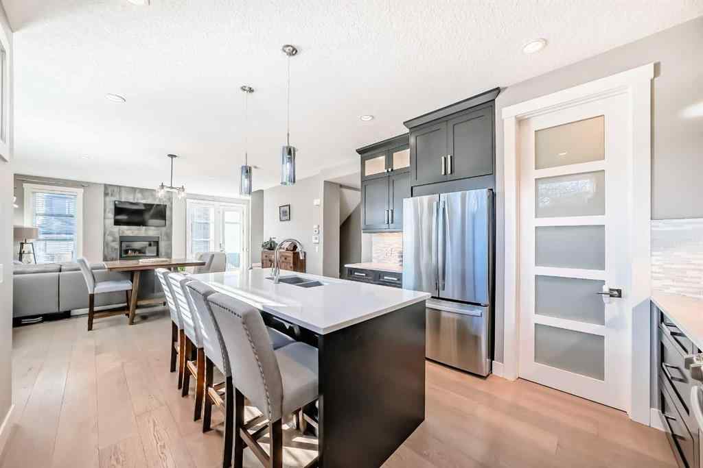 MLS® A2267460 - Unit #2 413 25 Avenue NE in Winston Heights/Mountview Calgary, Residential