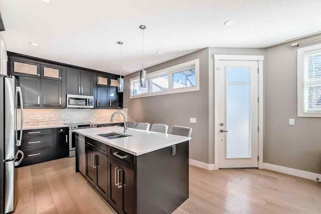 MLS® A2267460 - Unit #2 413 25 Avenue NE in Winston Heights/Mountview Calgary, Residential