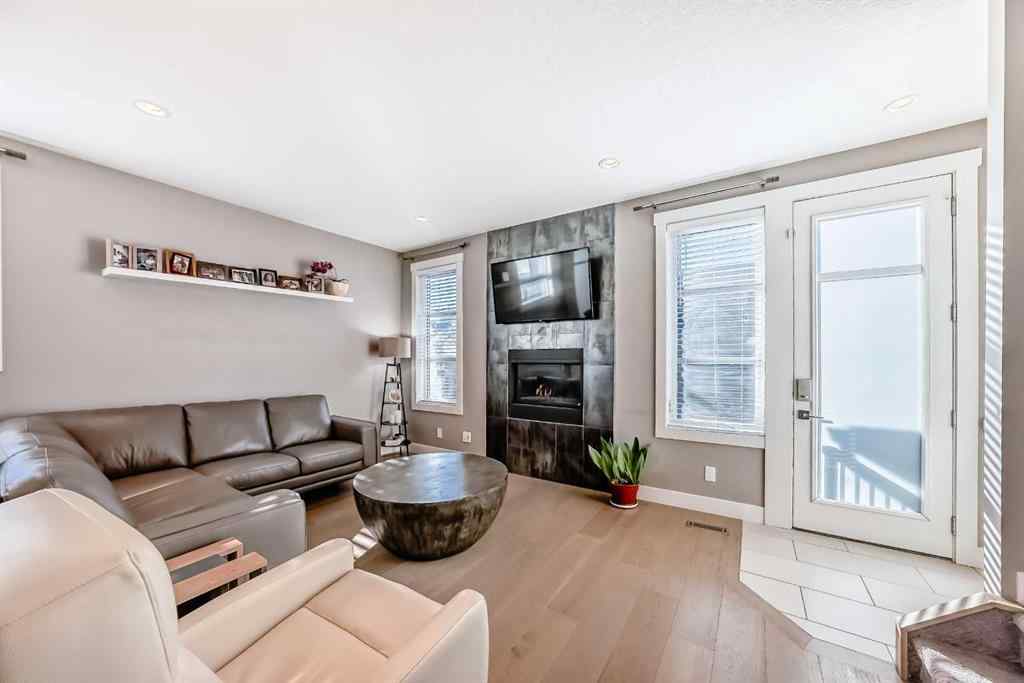 MLS® A2267460 - Unit #2 413 25 Avenue NE in Winston Heights/Mountview Calgary, Residential