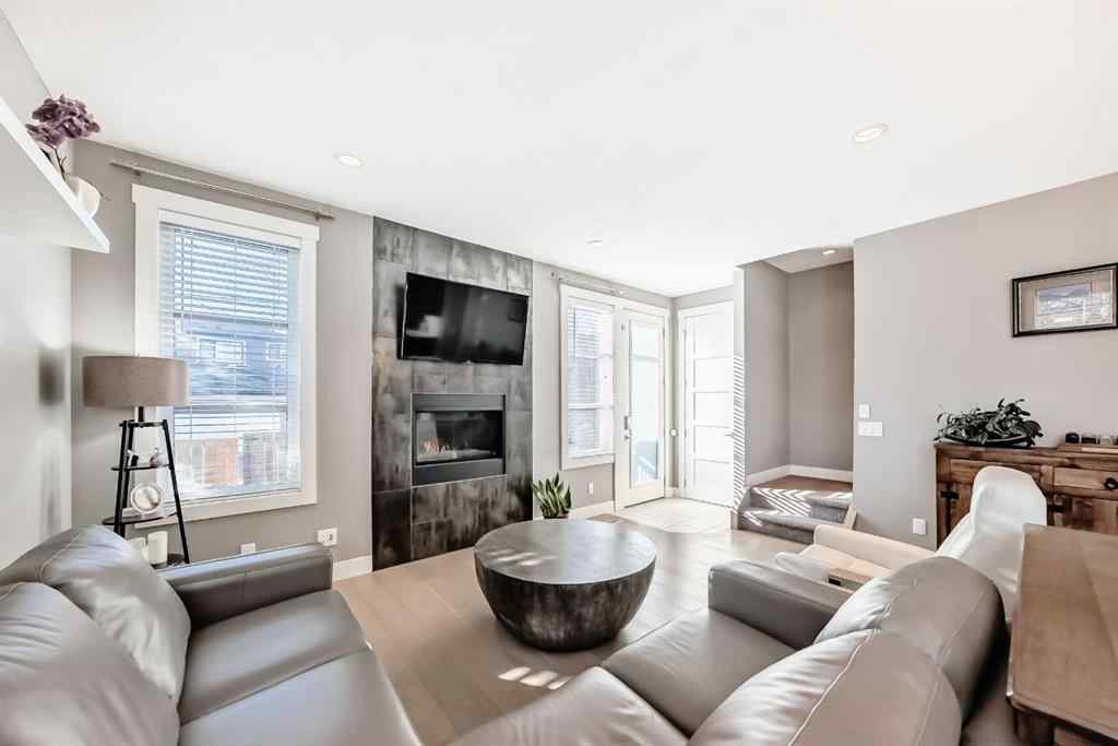 MLS® A2267460 - Unit #2 413 25 Avenue NE in Winston Heights/Mountview Calgary, Residential