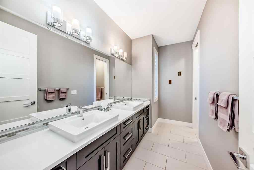 MLS® A2267460 - Unit #2 413 25 Avenue NE in Winston Heights/Mountview Calgary, Residential