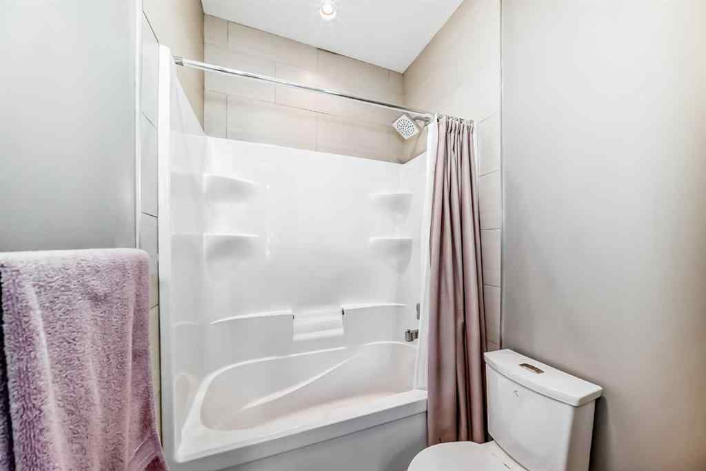 MLS® A2267460 - Unit #2 413 25 Avenue NE in Winston Heights/Mountview Calgary, Residential