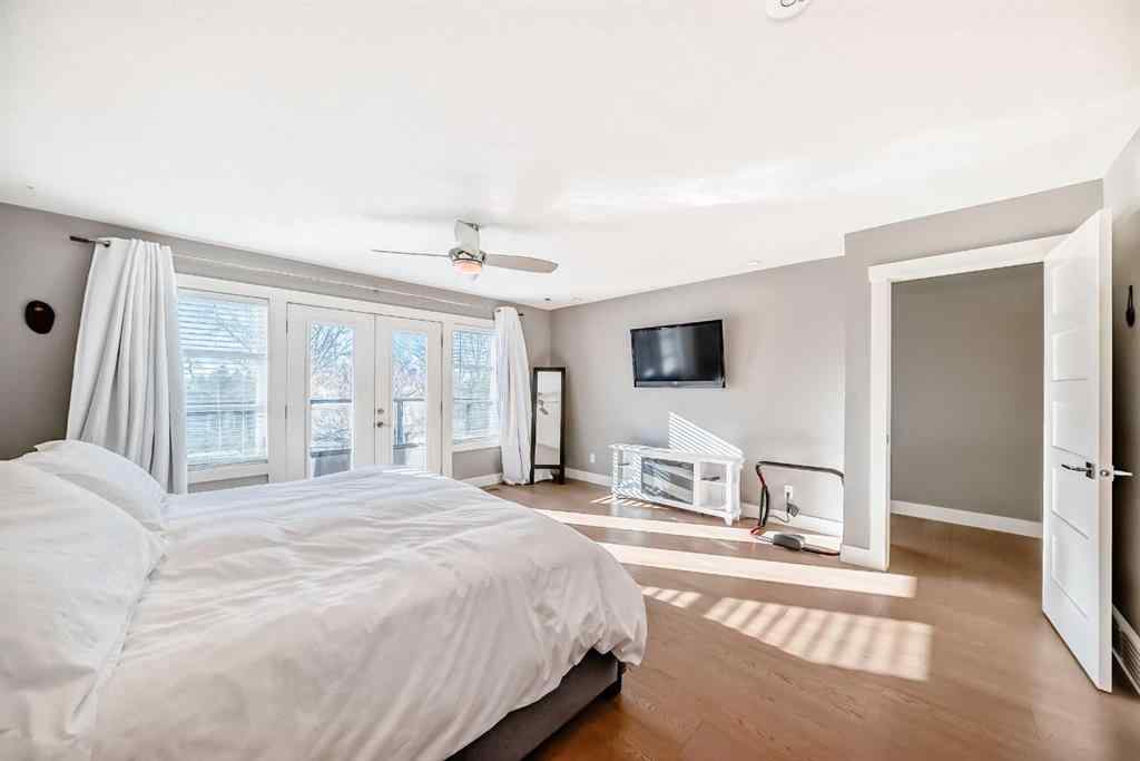 MLS® A2267460 - Unit #2 413 25 Avenue NE in Winston Heights/Mountview Calgary, Residential