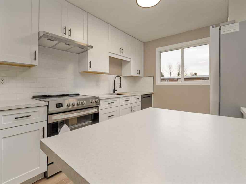 MLS® A2267462 - 2 Cayuga Crescent W in Indian Battle Heights Lethbridge, Residential