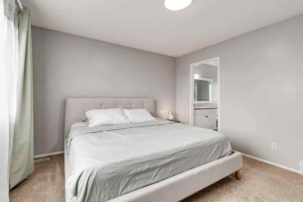 MLS® A2267473 - 29 Douglas Woods Gardens SE in Douglasdale/Glen Calgary, Residential