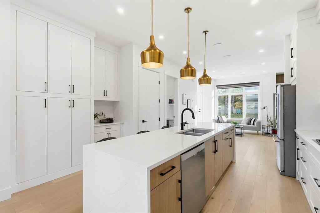 MLS® A2267476 - 260 22 Avenue NE in Tuxedo Park Calgary, Residential