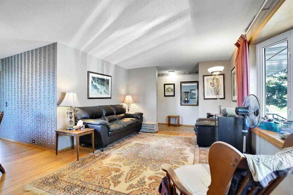 MLS® A2267479 - 272 Sackville Drive SW in Southwood Calgary, Residential