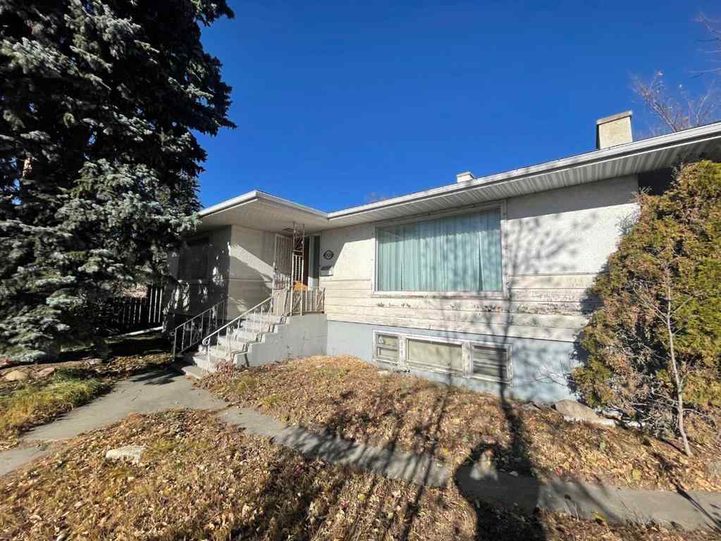 MLS® A2267480 - 2424 17 Avenue SW in Scarboro/Sunalta West Calgary, Residential