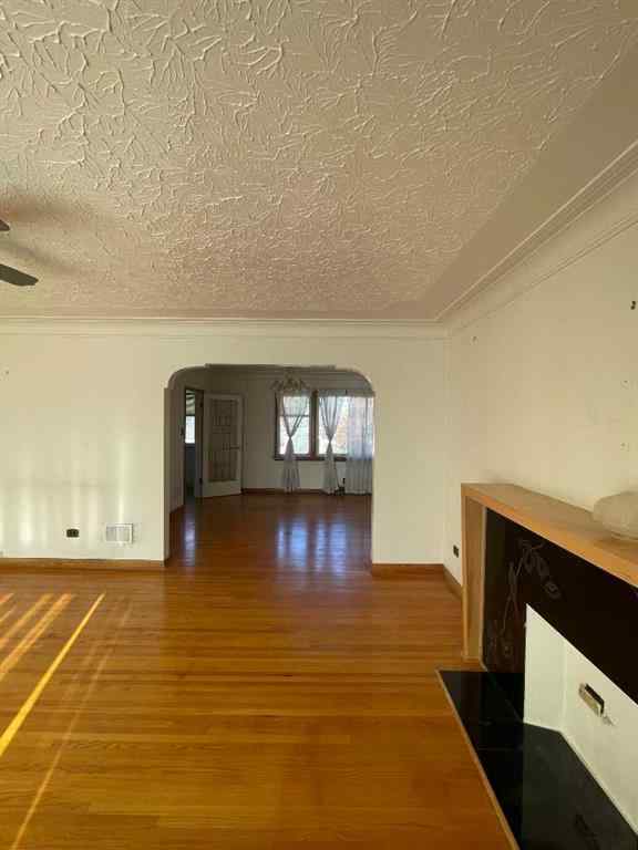 MLS® A2267480 - 2424 17 Avenue SW in Scarboro/Sunalta West Calgary, Residential