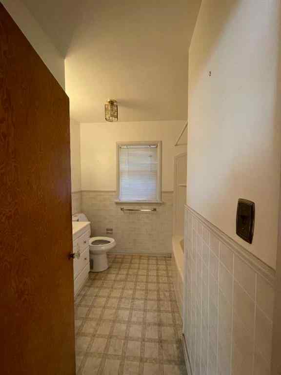 MLS® A2267480 - 2424 17 Avenue SW in Scarboro/Sunalta West Calgary, Residential