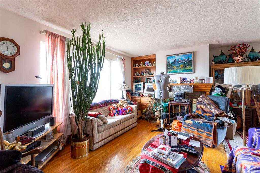 MLS&reg; # A2267488 - 7803 Hunterslea Crescent NW in Huntington Hills Calgary, Residential Open Houses