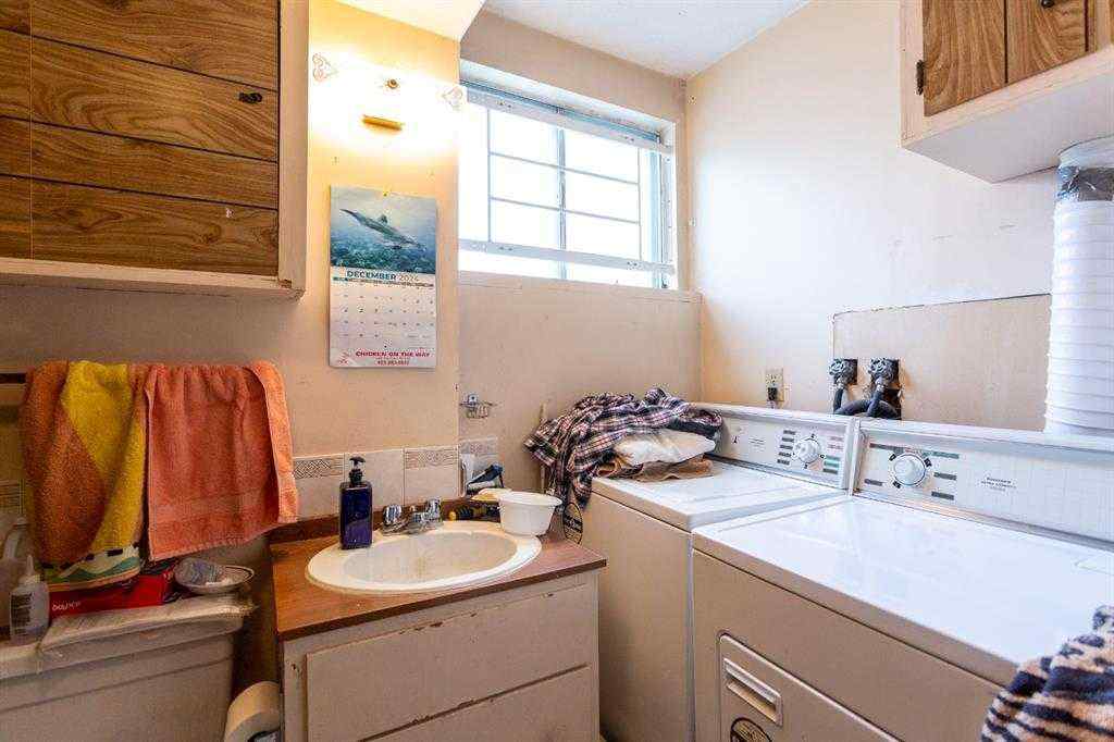 MLS&reg; # A2267488 - 7803 Hunterslea Crescent NW in Huntington Hills Calgary, Residential Open Houses