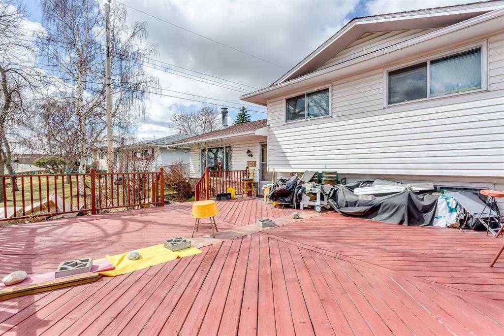 MLS&reg; # A2267488 - 7803 Hunterslea Crescent NW in Huntington Hills Calgary, Residential Open Houses