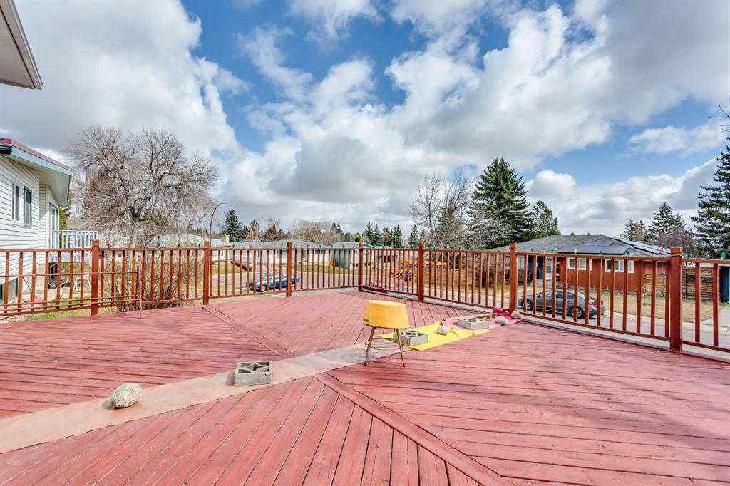 MLS&reg; # A2267488 - 7803 Hunterslea Crescent NW in Huntington Hills Calgary, Residential Open Houses