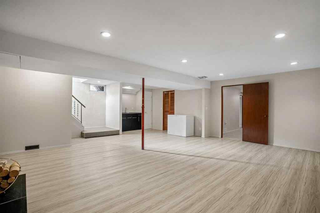 MLS® A2267532 - 827 Lake Emerald Place SE in Lake Bonavista Calgary, Residential