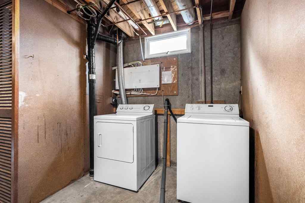 MLS® A2267532 - 827 Lake Emerald Place SE in Lake Bonavista Calgary, Residential