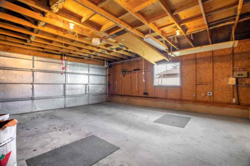 MLS® A2267532 - 827 Lake Emerald Place SE in Lake Bonavista Calgary, Residential