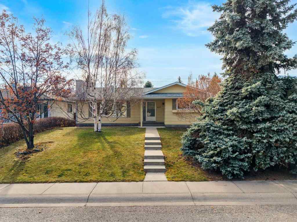 MLS® A2267532 - 827 Lake Emerald Place SE in Lake Bonavista Calgary, Residential