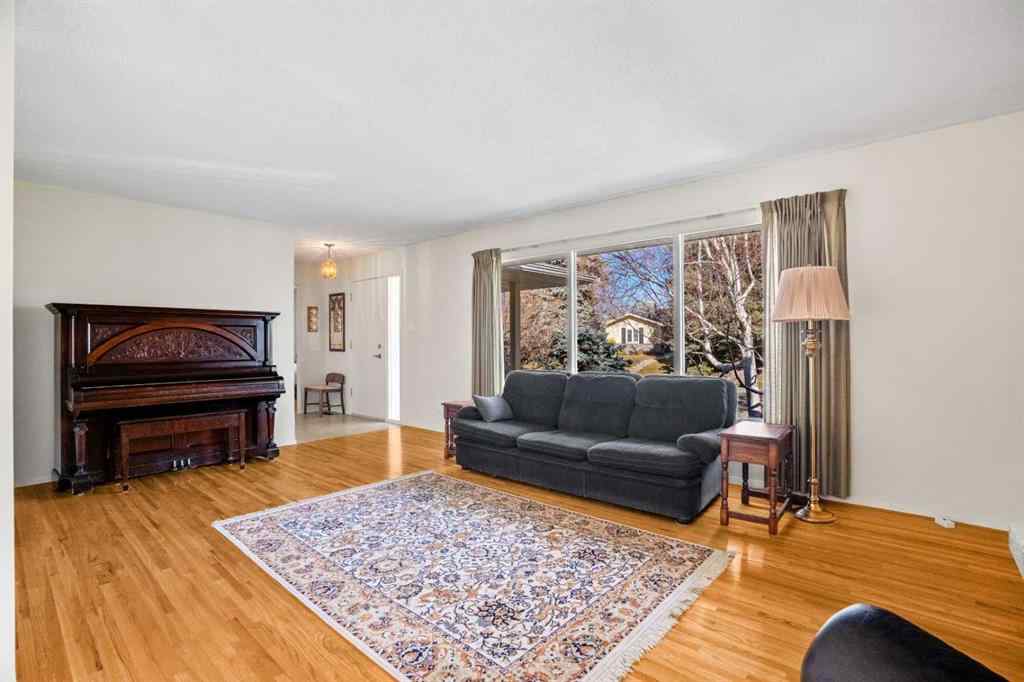 MLS® A2267532 - 827 Lake Emerald Place SE in Lake Bonavista Calgary, Residential