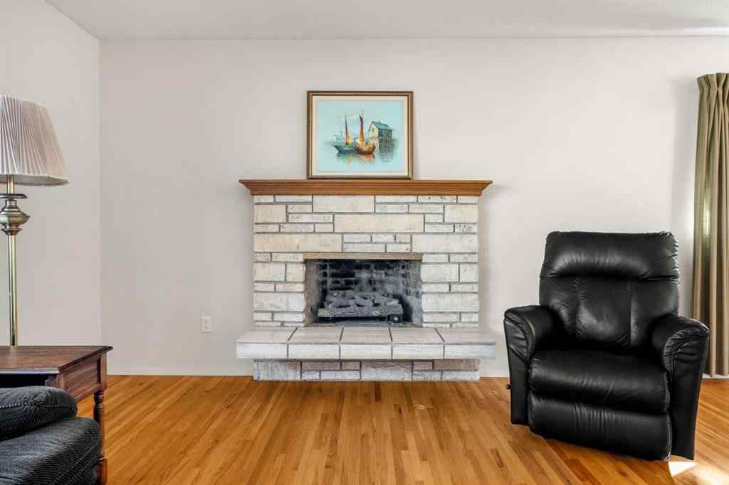 MLS® A2267532 - 827 Lake Emerald Place SE in Lake Bonavista Calgary, Residential