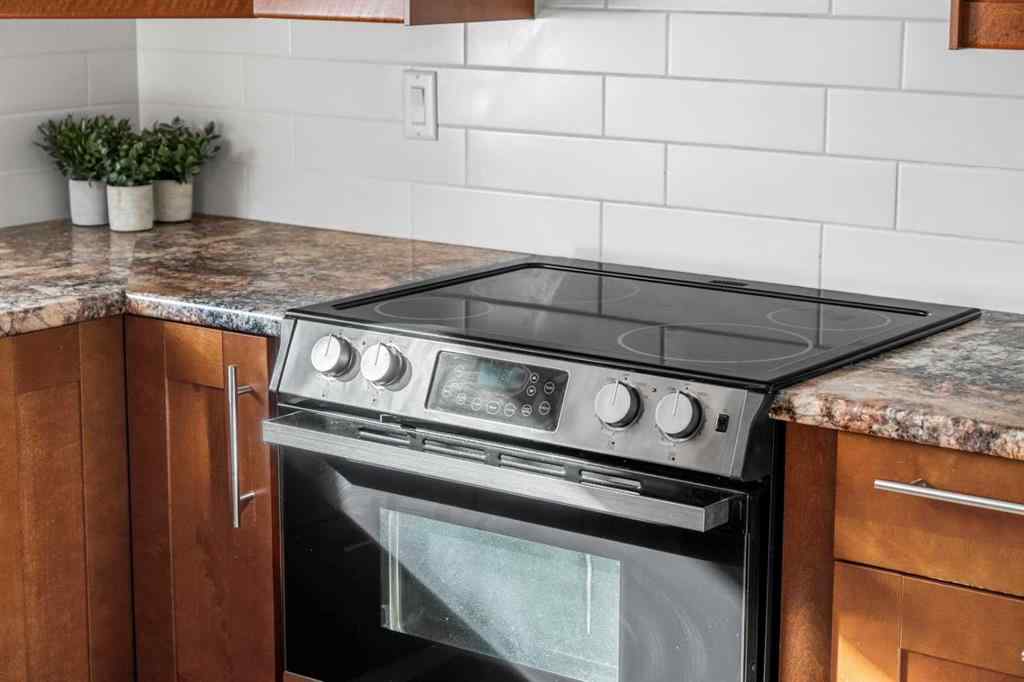 MLS® A2267532 - 827 Lake Emerald Place SE in Lake Bonavista Calgary, Residential