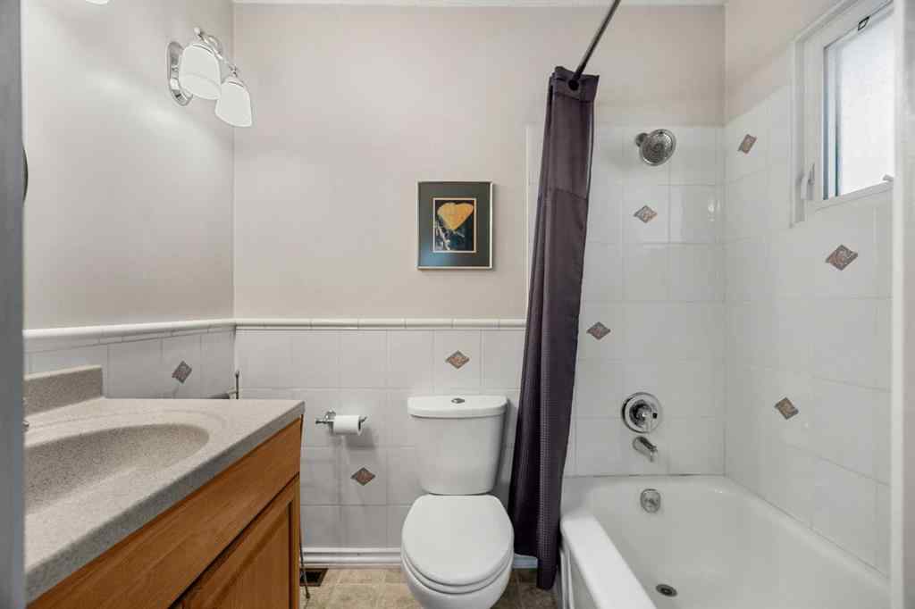 MLS® A2267532 - 827 Lake Emerald Place SE in Lake Bonavista Calgary, Residential