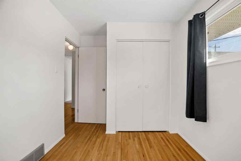 MLS® A2267532 - 827 Lake Emerald Place SE in Lake Bonavista Calgary, Residential