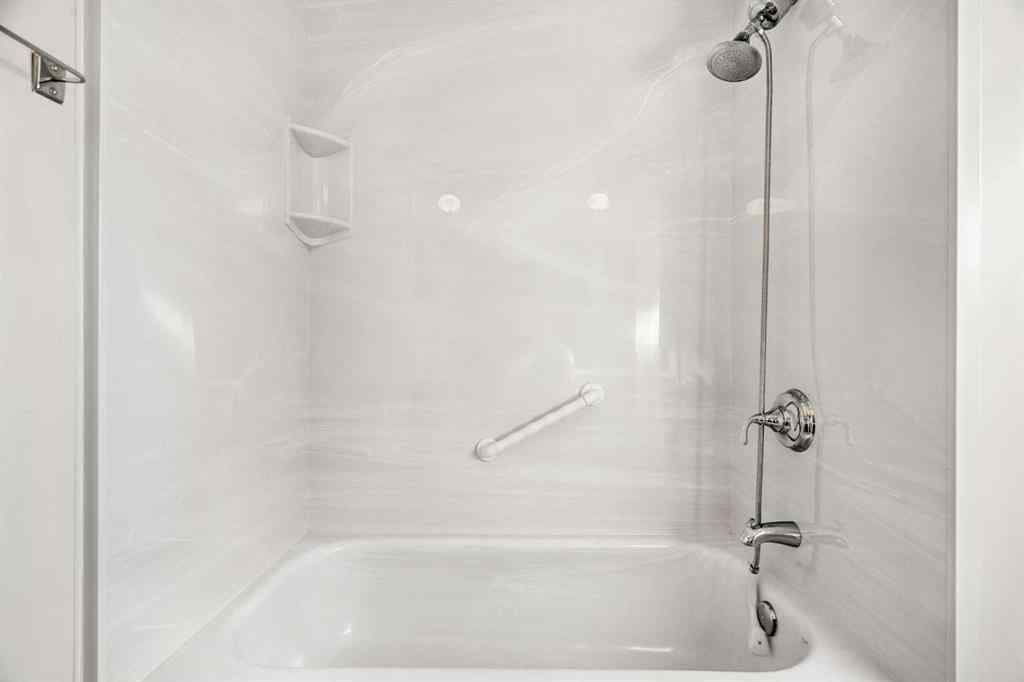 MLS® A2267532 - 827 Lake Emerald Place SE in Lake Bonavista Calgary, Residential