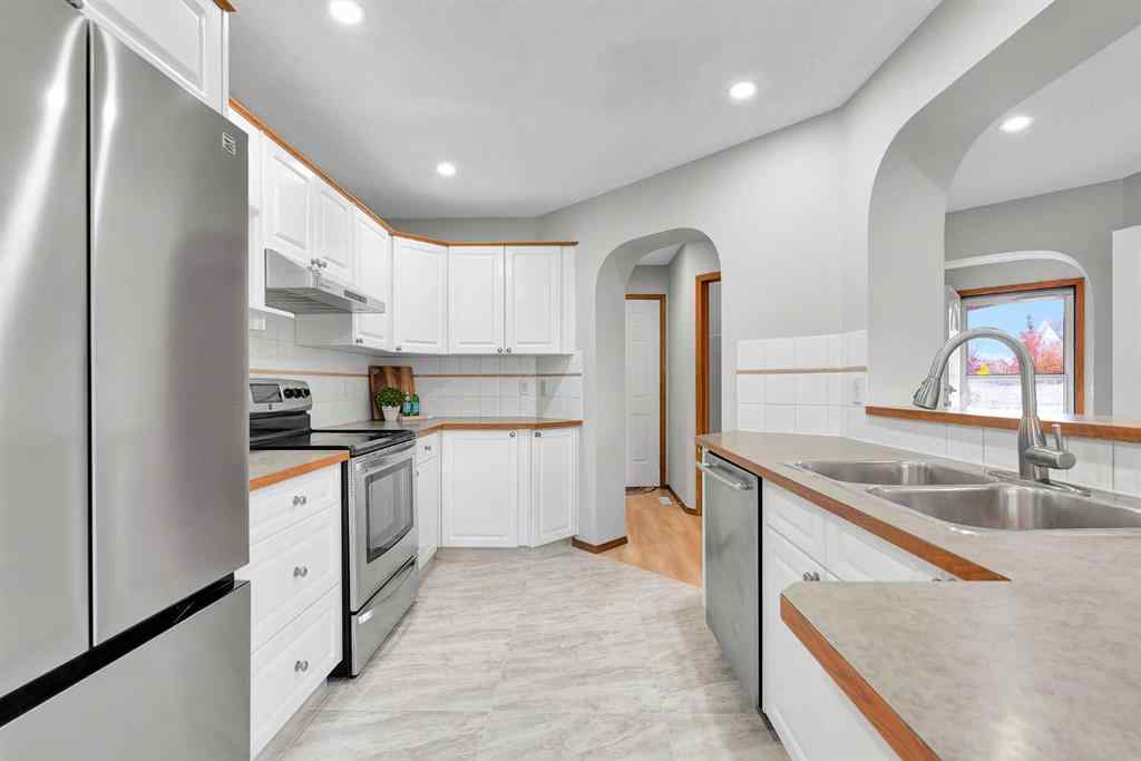 MLS® A2267537 - 6 Country Hills Manor NW in Country Hills Calgary, Residential