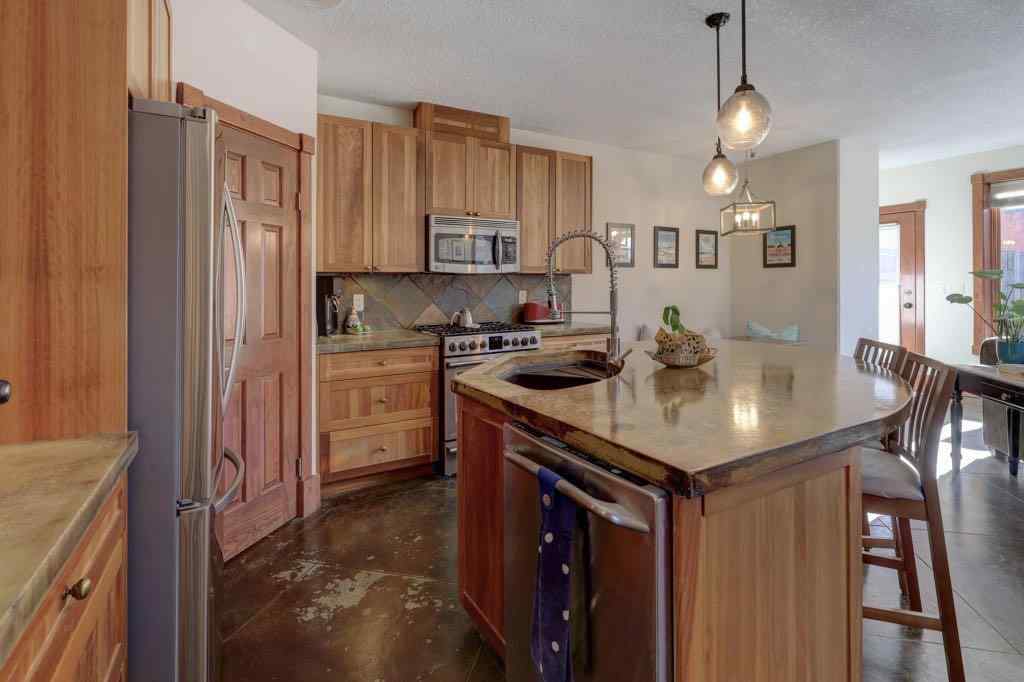 MLS® A2267538 - 2720 20 Street SW in South Calgary Calgary, Residential