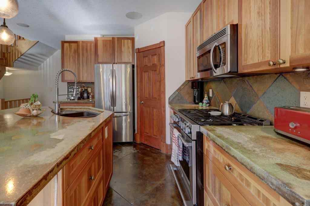 MLS® A2267538 - 2720 20 Street SW in South Calgary Calgary, Residential