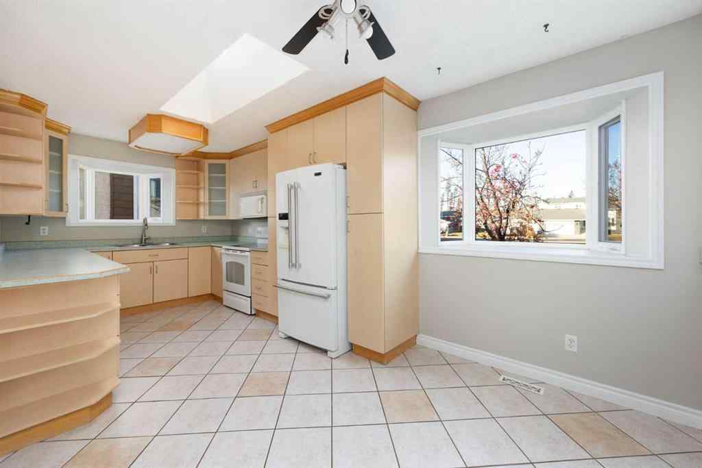 MLS® A2267540 - 122 Maclaren Bay  in Dickinsfield Fort McMurray, Residential