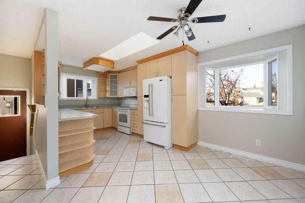 MLS® A2267540 - 122 Maclaren Bay  in Dickinsfield Fort McMurray, Residential