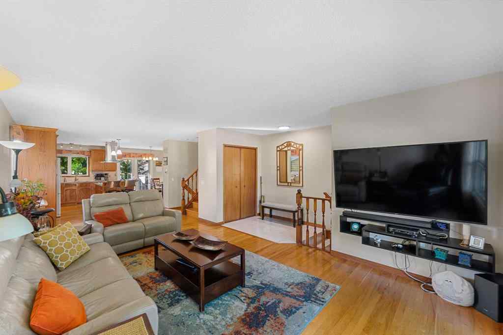 MLS® A2267546 - 7 Bernard Court NW in Beddington Heights Calgary, Residential