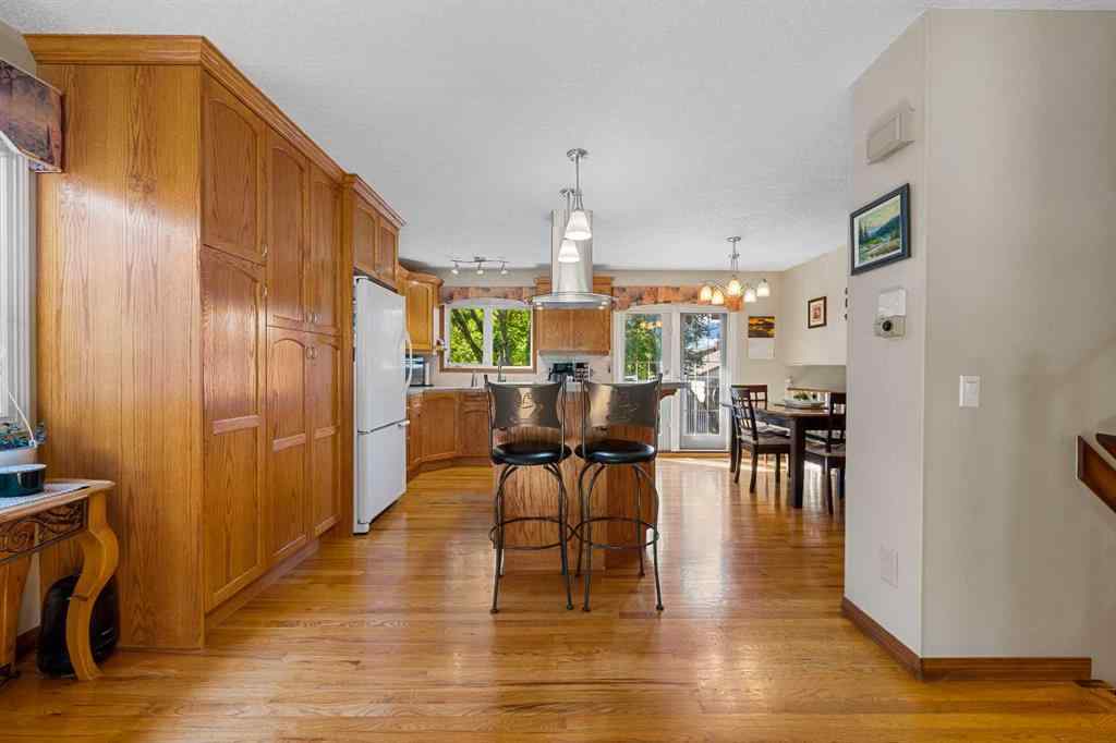 MLS® A2267546 - 7 Bernard Court NW in Beddington Heights Calgary, Residential