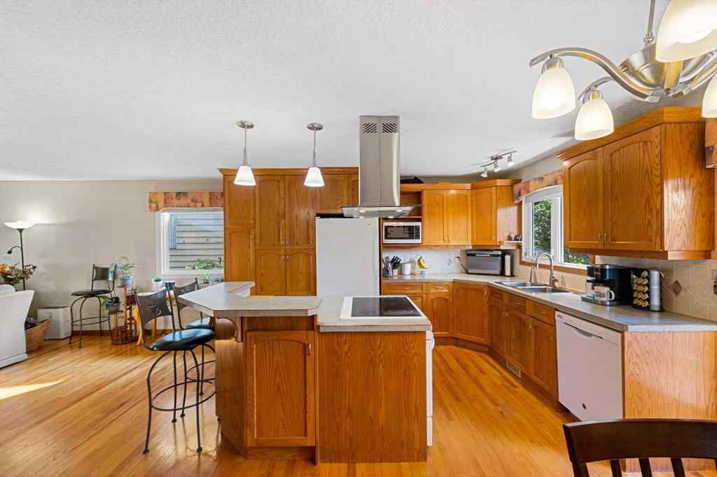 MLS® A2267546 - 7 Bernard Court NW in Beddington Heights Calgary, Residential