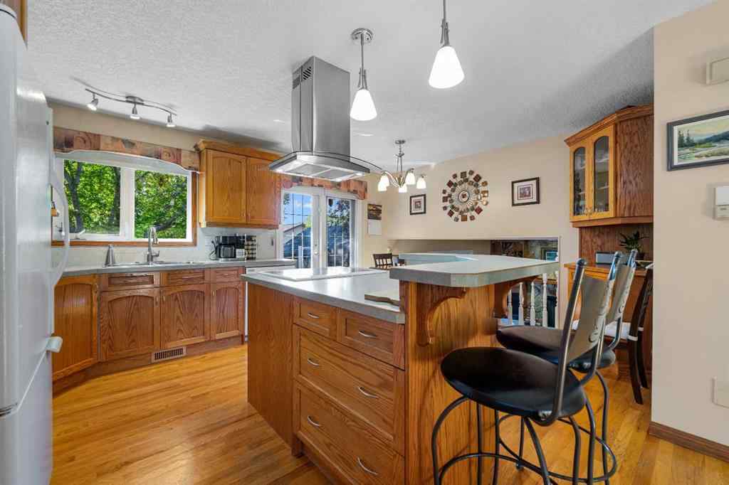 MLS® A2267546 - 7 Bernard Court NW in Beddington Heights Calgary, Residential