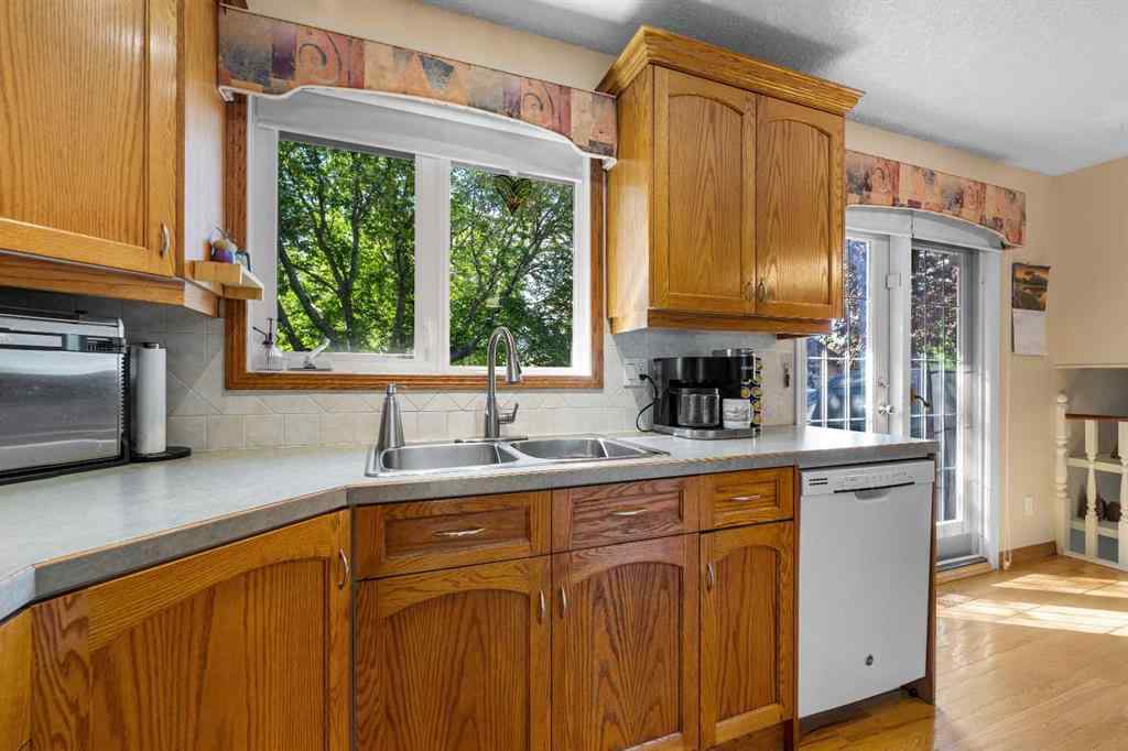 MLS® A2267546 - 7 Bernard Court NW in Beddington Heights Calgary, Residential