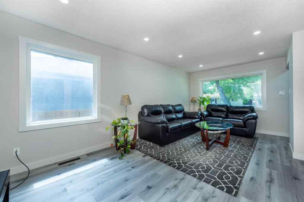 MLS&reg; # A2267550 - 2210 35 Street SE in Southview Calgary, Residential Open Houses