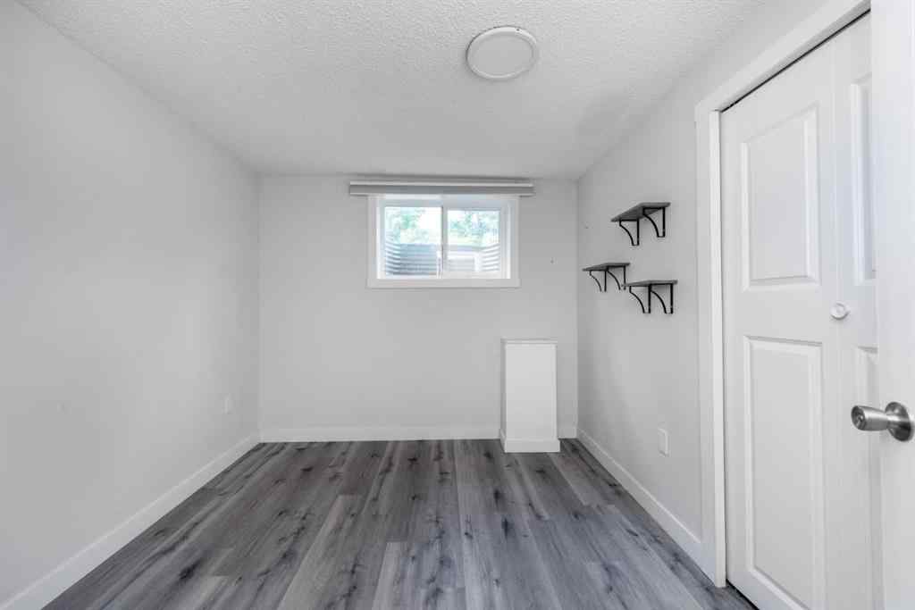 MLS&reg; # A2267550 - 2210 35 Street SE in Southview Calgary, Residential Open Houses