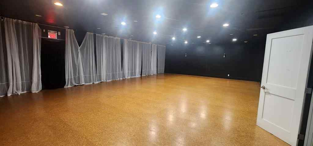 MLS® A2267553 - 2763 SUNRIDGE Way NE in Sunridge Calgary, Commercial