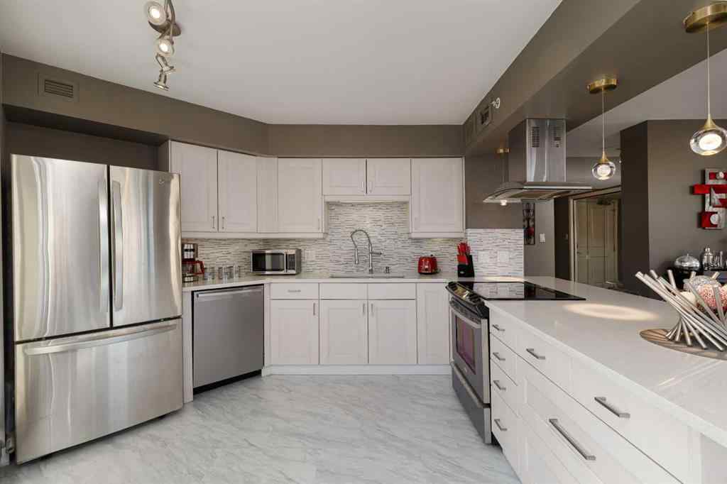 MLS® A2267556 - Unit #1303 804 3 Avenue SW in Eau Claire Calgary, Residential