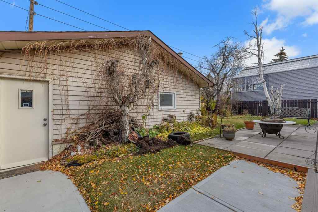 MLS® A2267557 - 4632 26 Avenue NE in Rundle Calgary, Residential