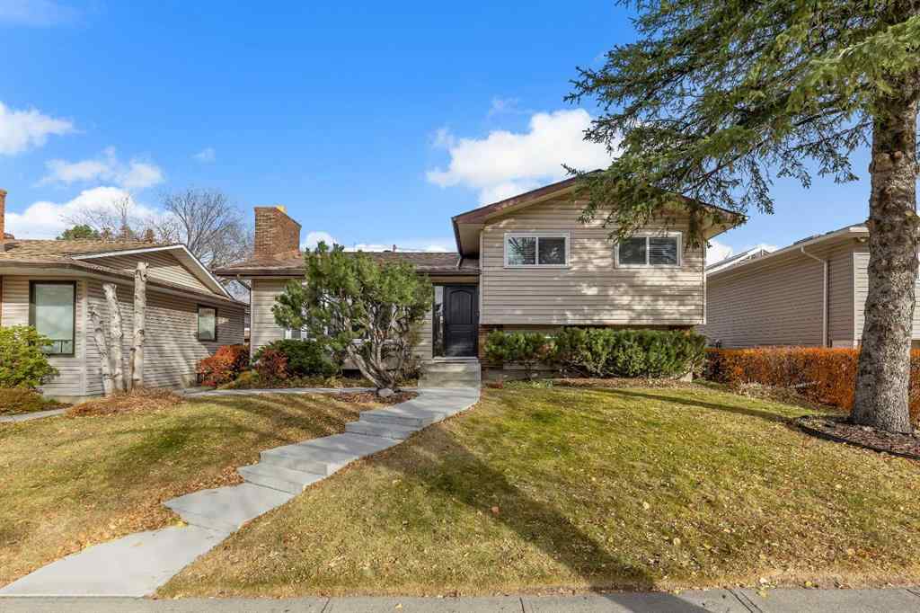 MLS® A2267557 - 4632 26 Avenue NE in Rundle Calgary, Residential